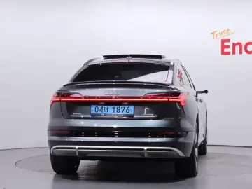 2021 Audi e-tron с пробегом 46 748 км