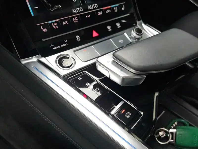 2021 Audi e-tron с пробегом 46 748 км