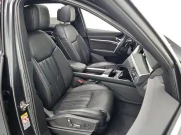 2021 Audi e-tron с пробегом 46 748 км