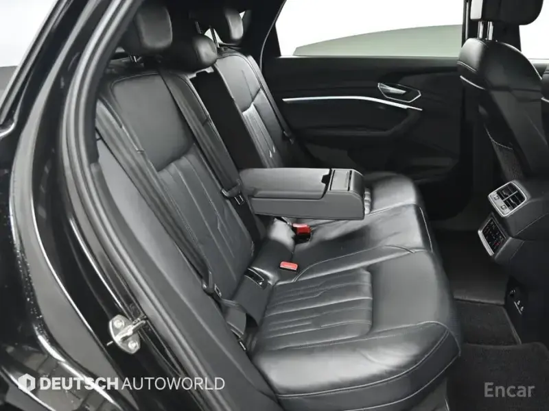 2021 Audi e-tron с пробегом 19 207 км