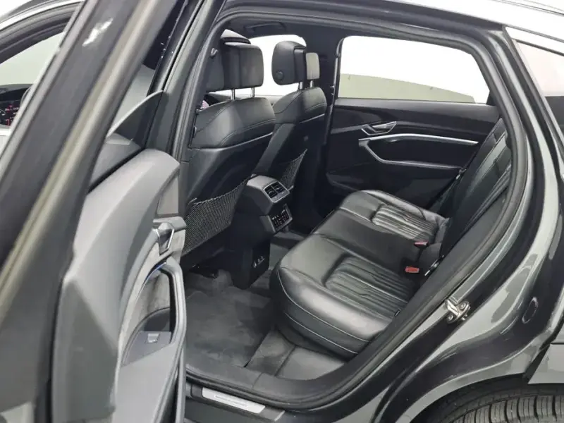 2021 Audi e-tron с пробегом 46 748 км
