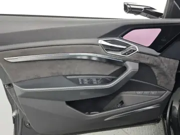 2021 Audi e-tron с пробегом 46 748 км