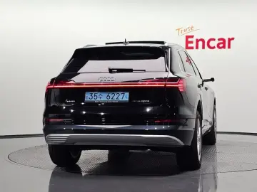 2021 Audi e-tron с пробегом 120 166 км