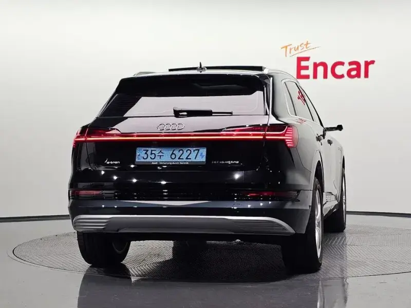 2021 Audi e-tron с пробегом 120 166 км