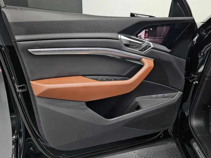 2021 Audi e-tron с пробегом 120 166 км