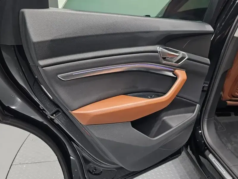 2021 Audi e-tron с пробегом 120 166 км