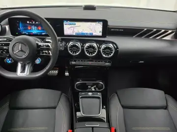 2025 Mercedes-Benz CLA с пробегом 1 944 км