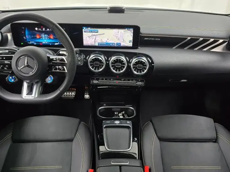 2025 Mercedes-Benz CLA с пробегом 1 944 км