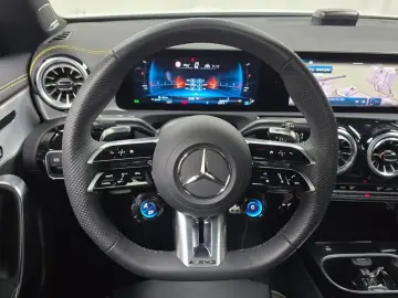 2025 Mercedes-Benz CLA с пробегом 1 944 км