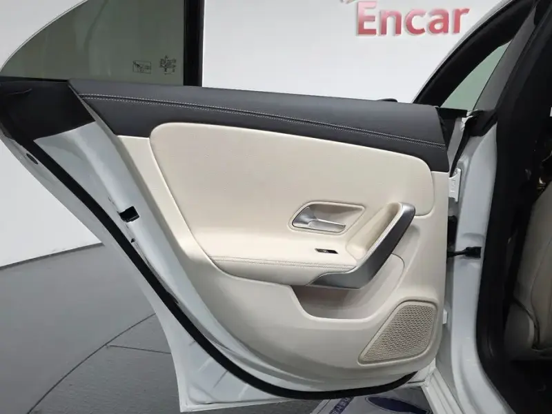 2024 Mercedes-Benz CLA с пробегом 12 122 км