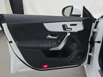 2025 Mercedes-Benz CLA с пробегом 1 944 км