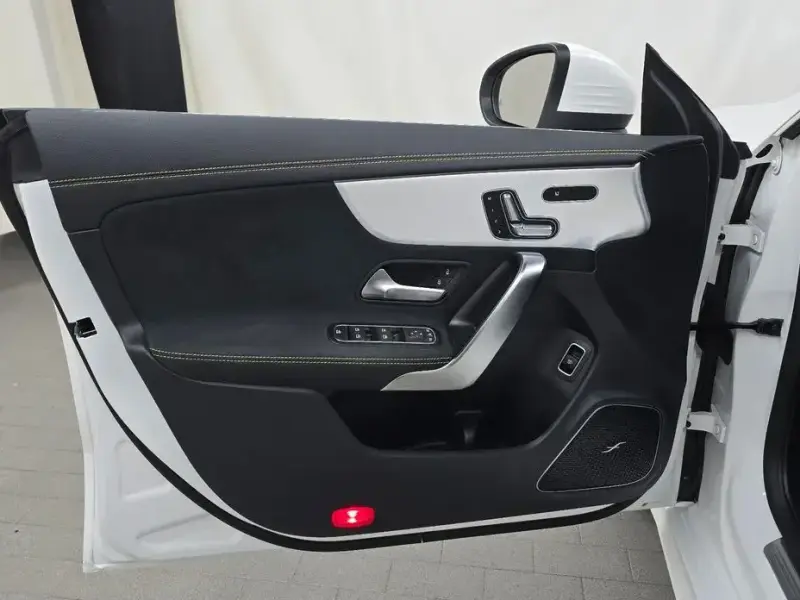 2025 Mercedes-Benz CLA с пробегом 1 944 км