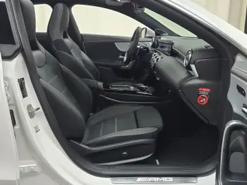 2025 Mercedes-Benz CLA с пробегом 1 944 км