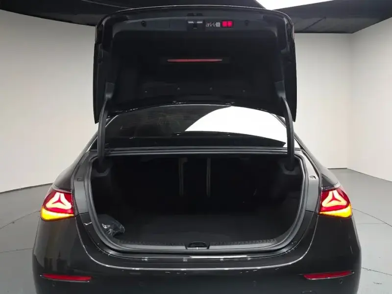 2026 Mercedes-Benz E-Класс с пробегом 3 023 км