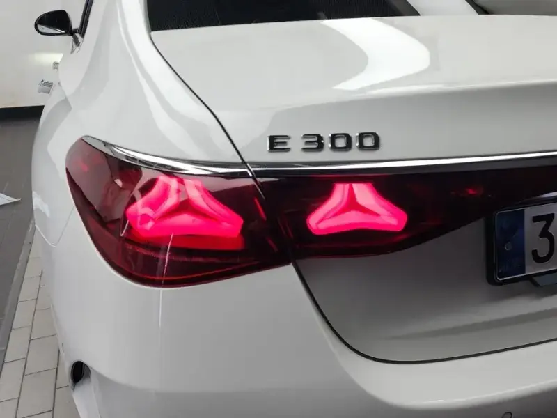 2024 Mercedes-Benz E-Класс с пробегом 33 813 км