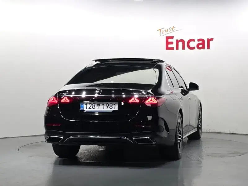 2025 Mercedes-Benz E-Класс с пробегом 10 366 км