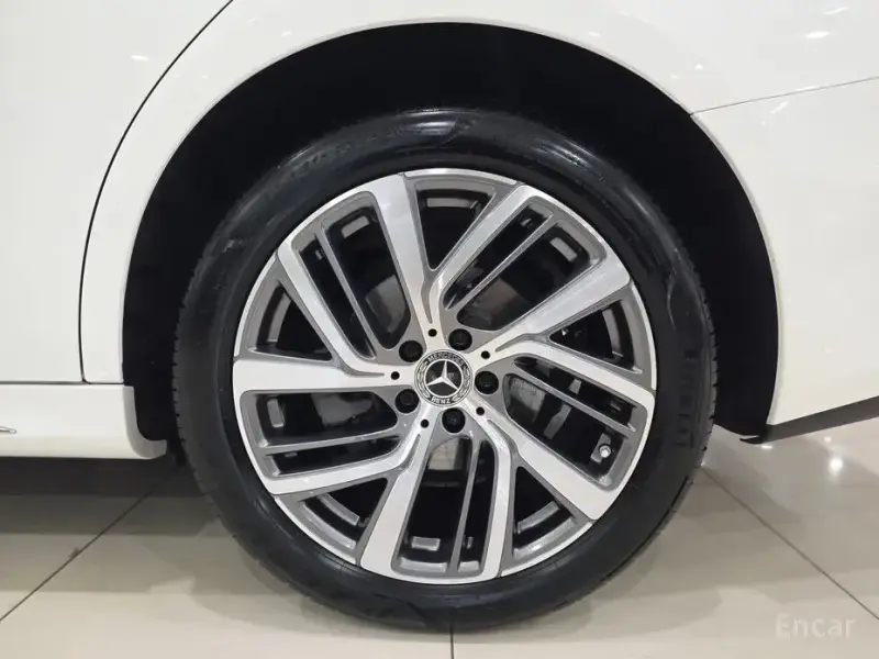 2024 Mercedes-Benz E-Класс с пробегом 10 060 км