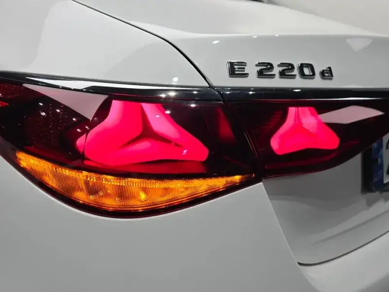 2024 Mercedes-Benz E-Класс с пробегом 21 448 км