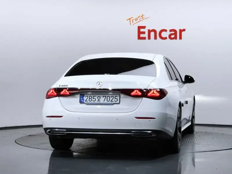 2024 Mercedes-Benz E-Класс с пробегом 10 268 км