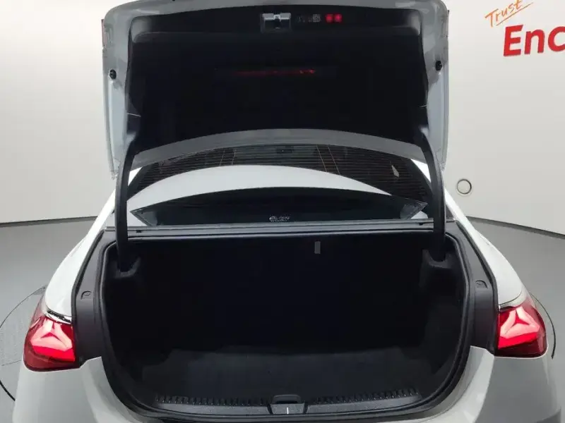 2024 Mercedes-Benz E-Класс с пробегом 10 268 км