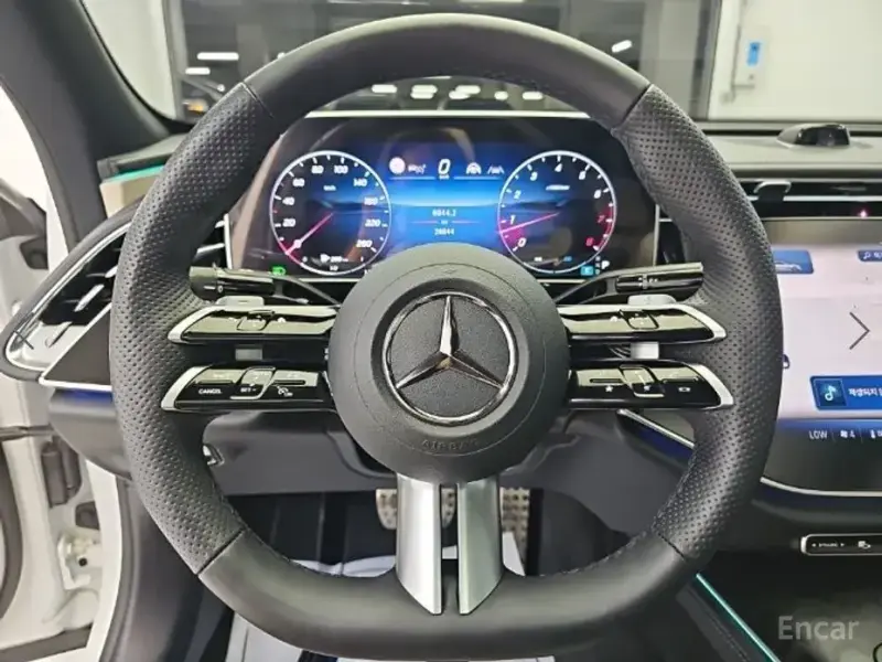 2025 Mercedes-Benz E-Класс с пробегом 28 042 км