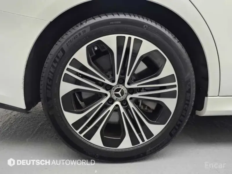 2025 Mercedes-Benz E-Класс с пробегом 9 855 км