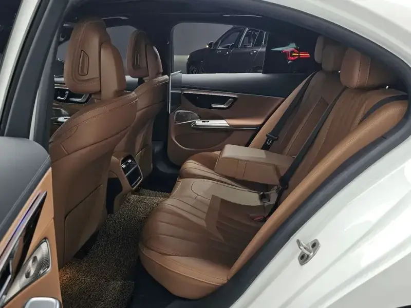 2025 Mercedes-Benz E-Класс с пробегом 16 260 км