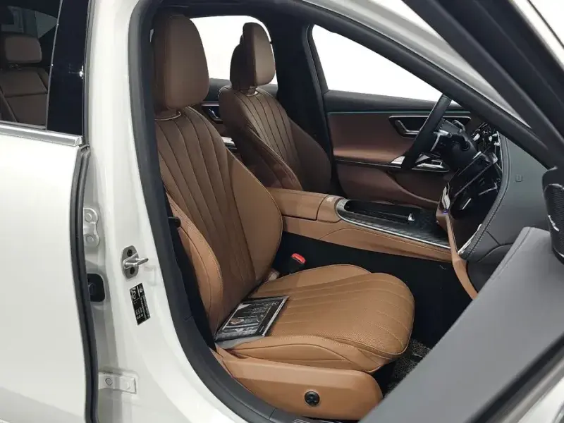 2025 Mercedes-Benz E-Класс с пробегом 16 260 км