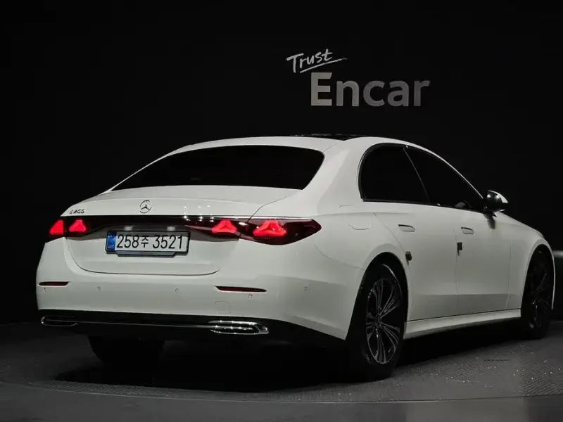 2025 Mercedes-Benz E-Класс с пробегом 40 046 км