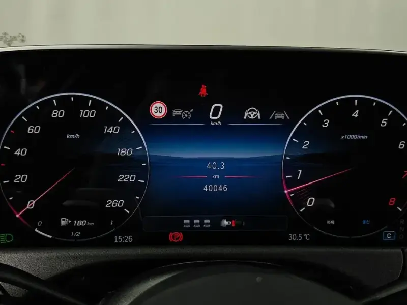 2025 Mercedes-Benz E-Класс с пробегом 40 046 км