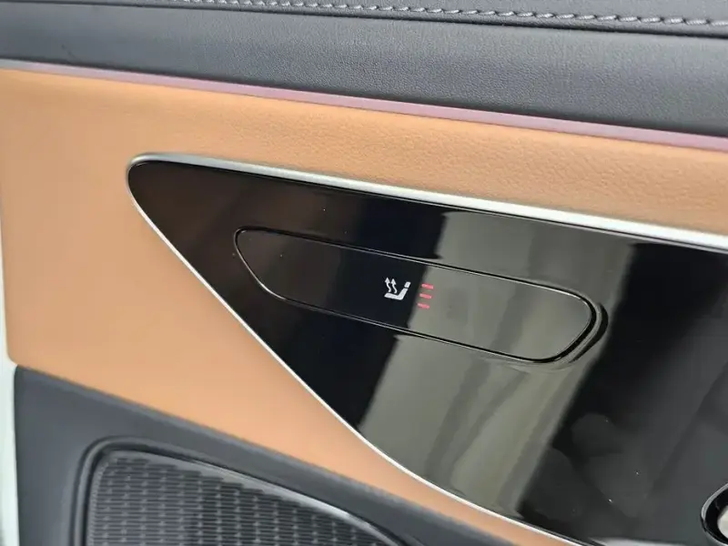 2025 Mercedes-Benz E-Класс с пробегом 40 046 км