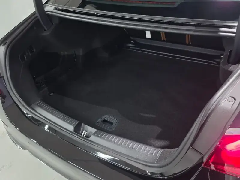 2025 Mercedes-Benz E-Класс с пробегом 2 120 км