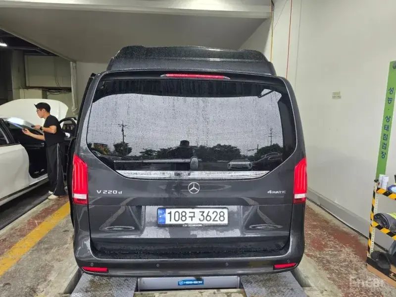 2023 Mercedes-Benz V-Класс с пробегом 31 335 км