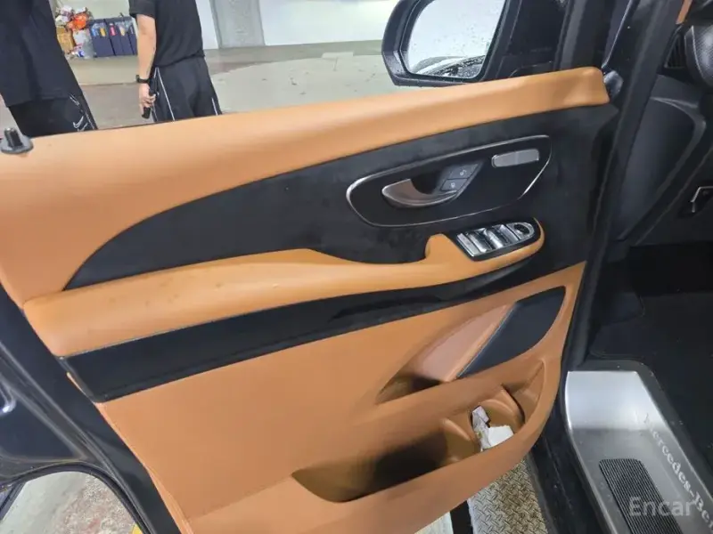 2023 Mercedes-Benz V-Класс с пробегом 31 335 км