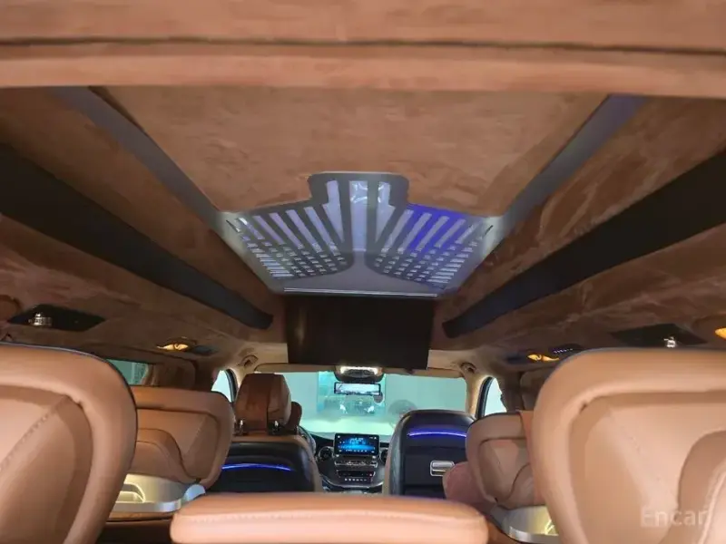 2023 Mercedes-Benz V-Класс с пробегом 31 335 км