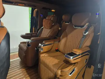 2023 Mercedes-Benz V-Класс с пробегом 31 335 км