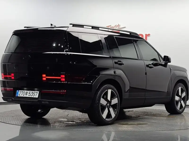 2025 Hyundai Santa Fe с пробегом 10 014 км