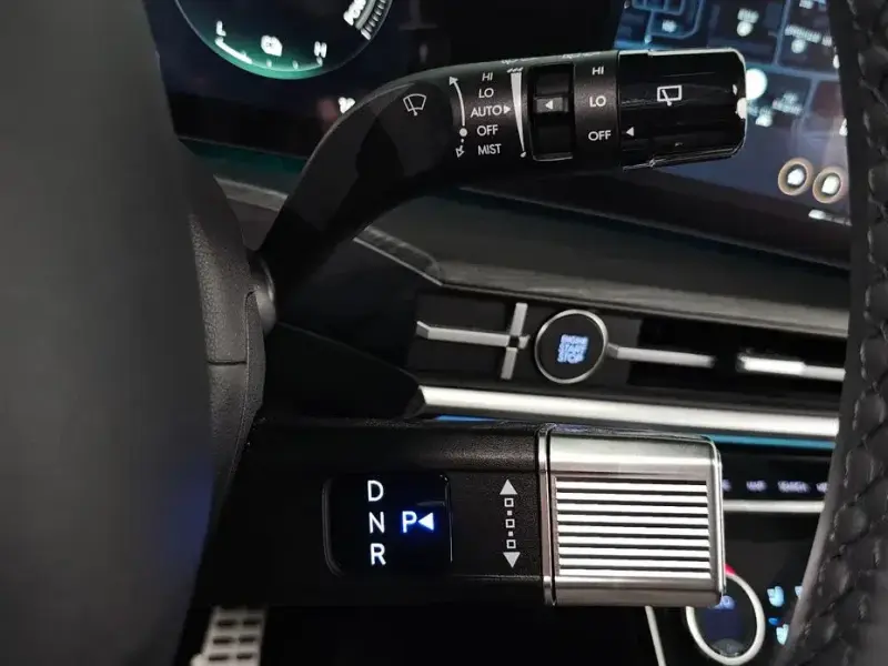 2025 Hyundai Santa Fe с пробегом 10 014 км