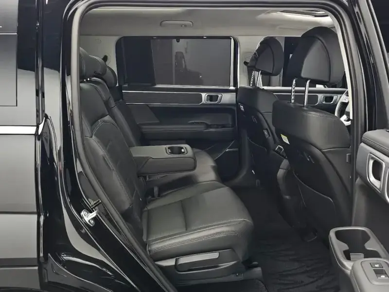 2025 Hyundai Santa Fe с пробегом 10 014 км