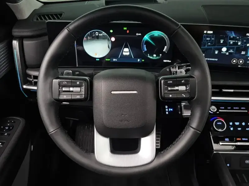 2025 Hyundai Santa Fe с пробегом 10 014 км
