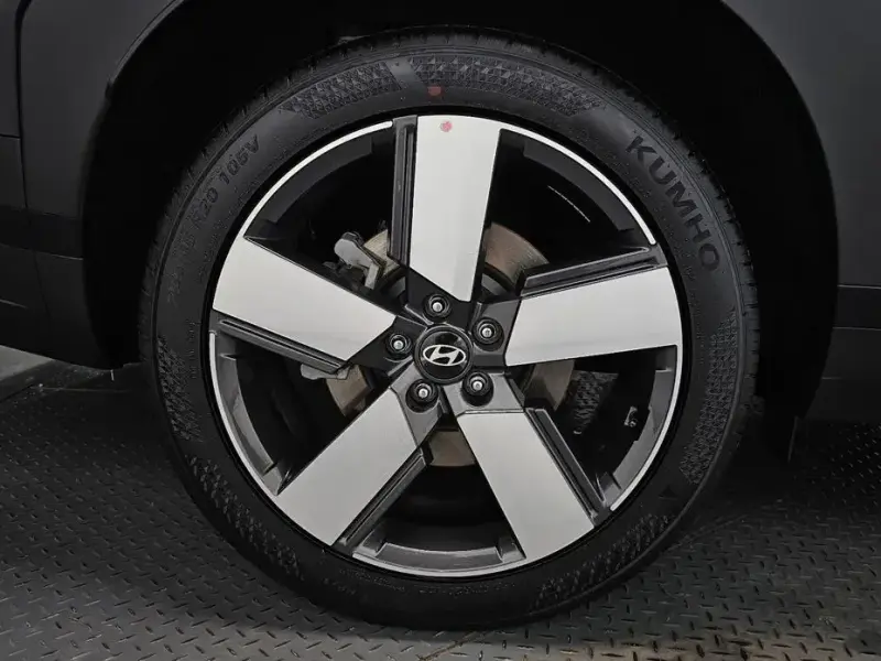 2025 Hyundai Santa Fe с пробегом 10 014 км