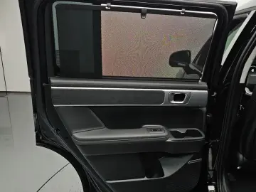 2025 Hyundai Santa Fe с пробегом 10 014 км