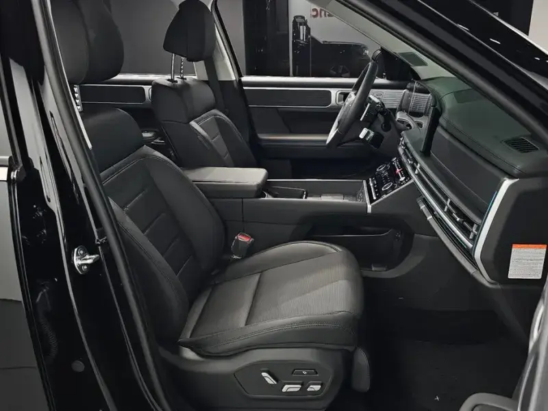 2025 Hyundai Santa Fe с пробегом 10 014 км