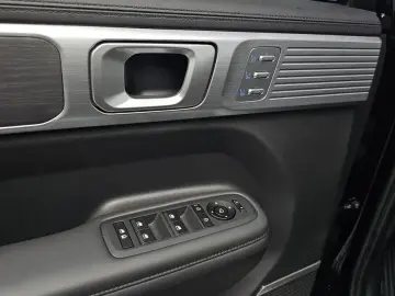 2025 Hyundai Santa Fe с пробегом 10 014 км