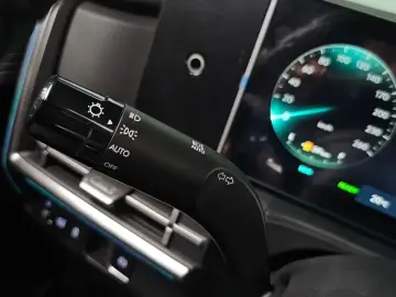 2025 Hyundai Santa Fe с пробегом 10 014 км