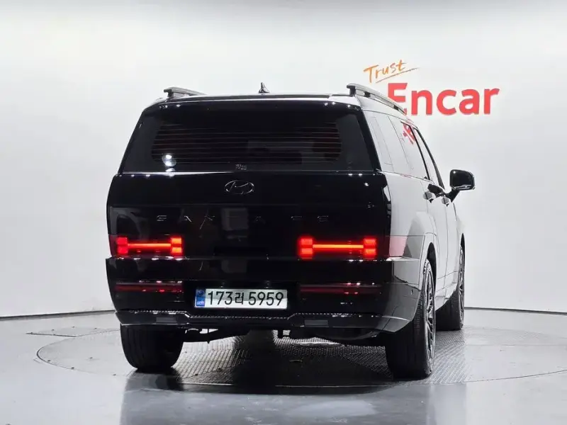 2025 Hyundai Santa Fe с пробегом 27 504 км