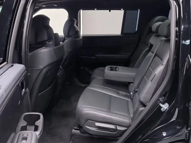2025 Hyundai Santa Fe с пробегом 27 504 км