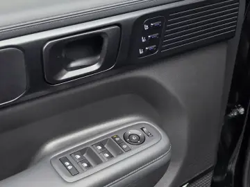 2025 Hyundai Santa Fe с пробегом 27 504 км