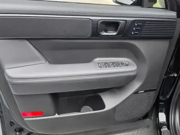 2025 Hyundai Santa Fe с пробегом 27 504 км