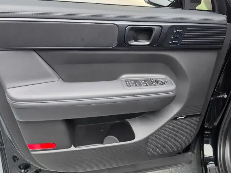 2025 Hyundai Santa Fe с пробегом 27 504 км